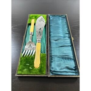 Antique GB Silver Plate Fish Serving Set Engraved Knife Fork Original Box EPNS